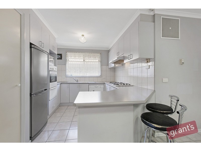 6 Tomasetti Crescent, Narre Warren VIC 3805