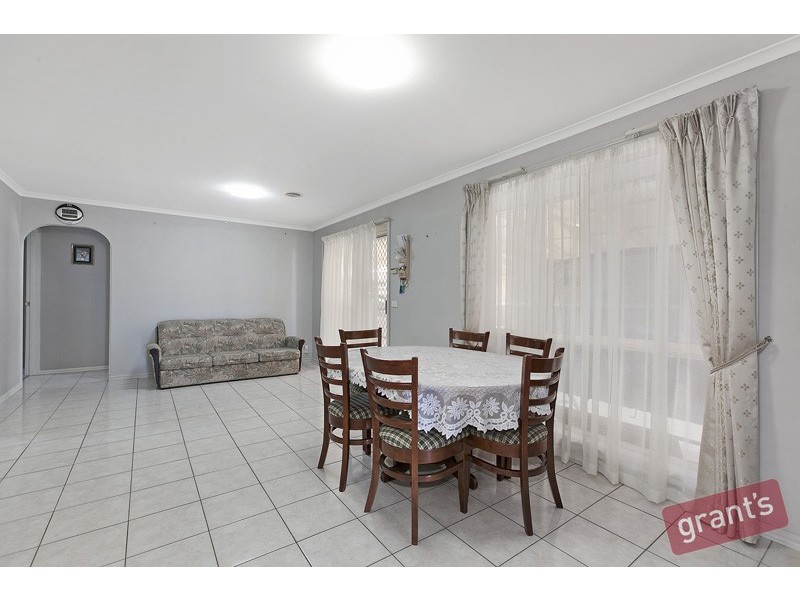 6 Tomasetti Crescent, Narre Warren VIC 3805