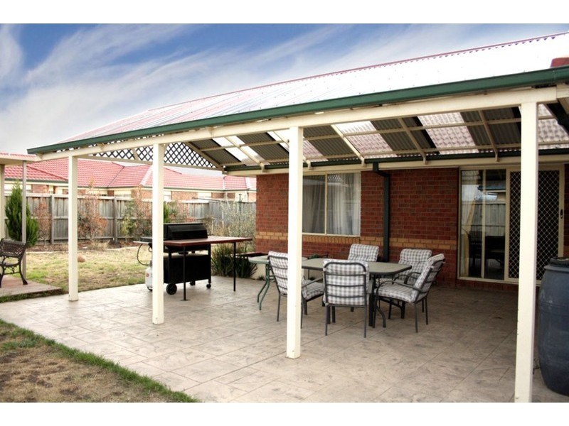 15 St Georges Road, Narre Warren South VIC 3805