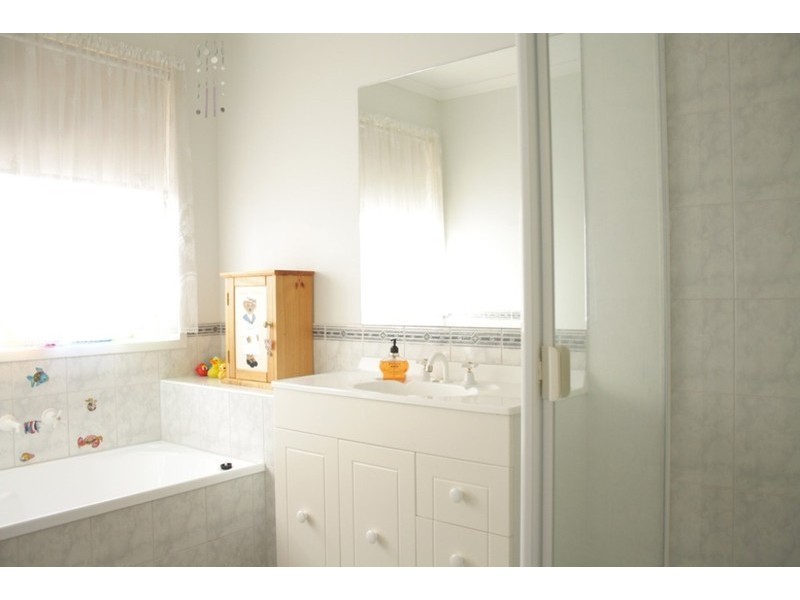 15 St Georges Road, Narre Warren South VIC 3805