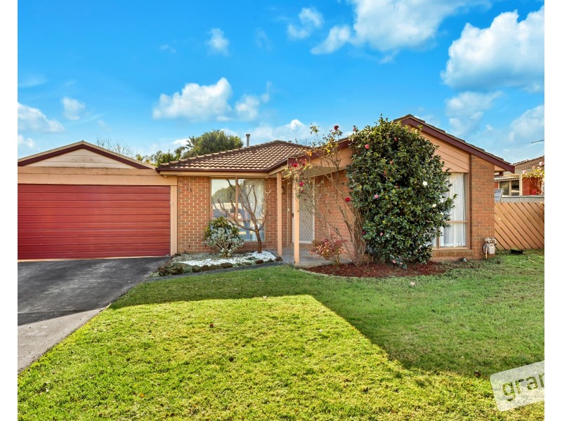 18 Pentland Drive, Narre Warren VIC 3805