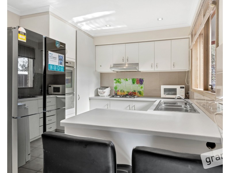 18 Pentland Drive, Narre Warren VIC 3805