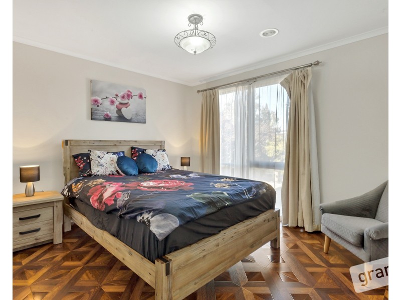 18 Pentland Drive, Narre Warren VIC 3805