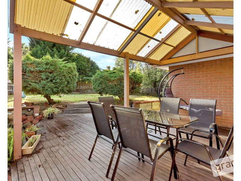 18 Pentland Drive, Narre Warren VIC 3805