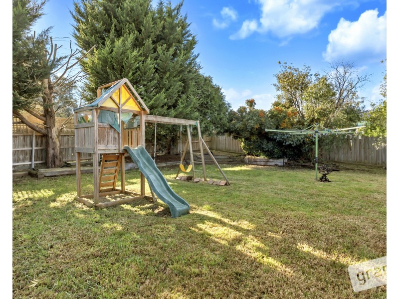 18 Pentland Drive, Narre Warren VIC 3805