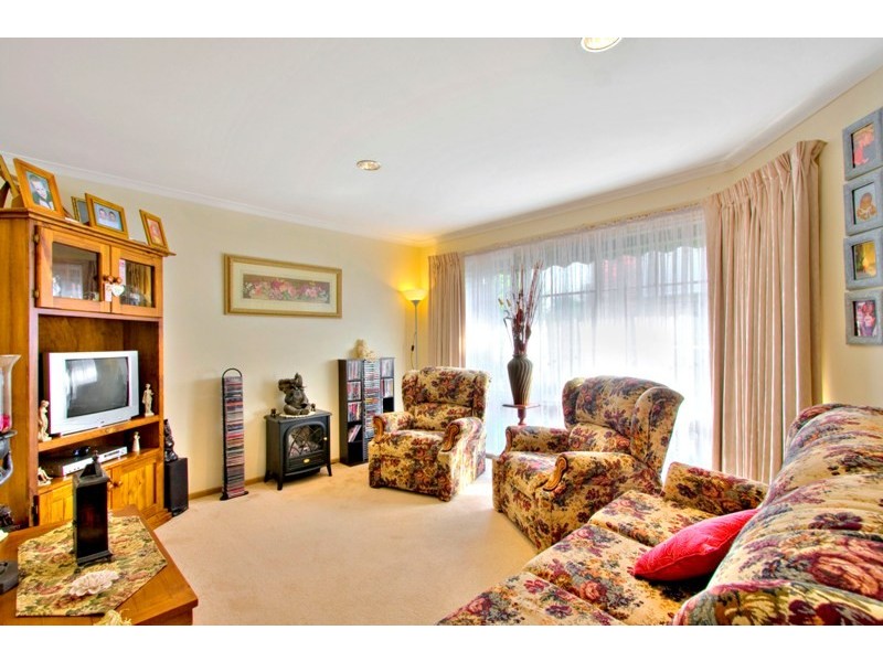 Unit 2/2 Redgum Place, Narre Warren VIC 3805