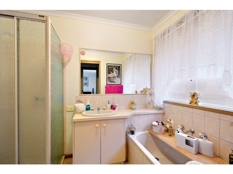 Unit 2/2 Redgum Place, Narre Warren VIC 3805