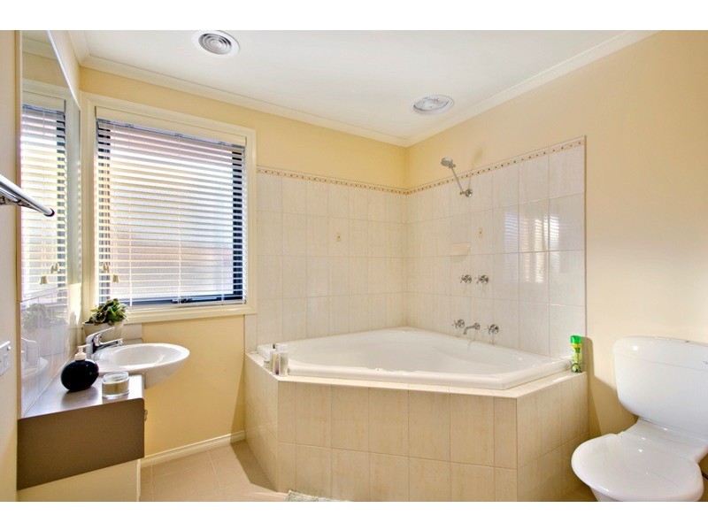 29 Palm Way, Narre Warren South VIC 3805