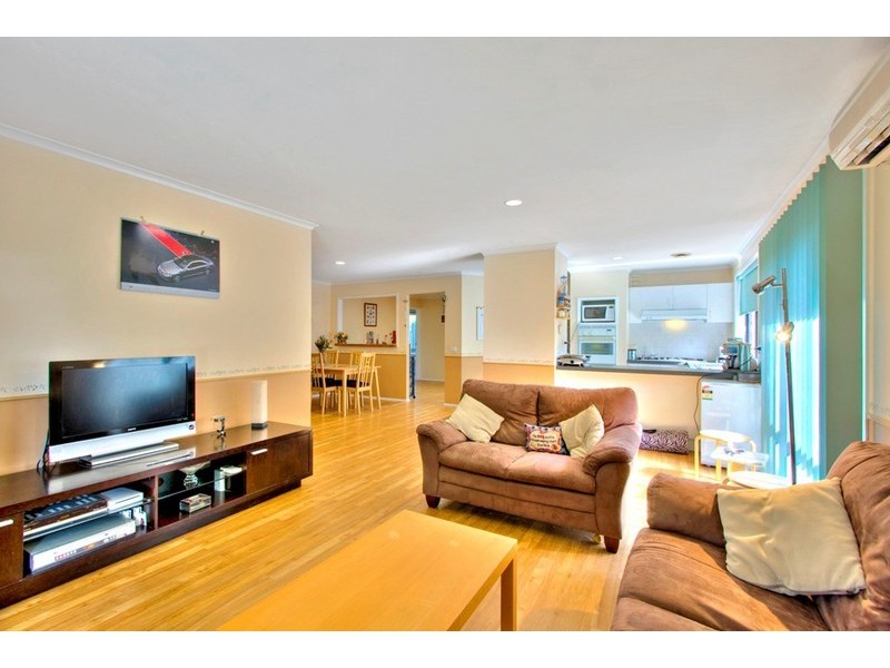 38 Lakeview Drive, Narre Warren South VIC 3805