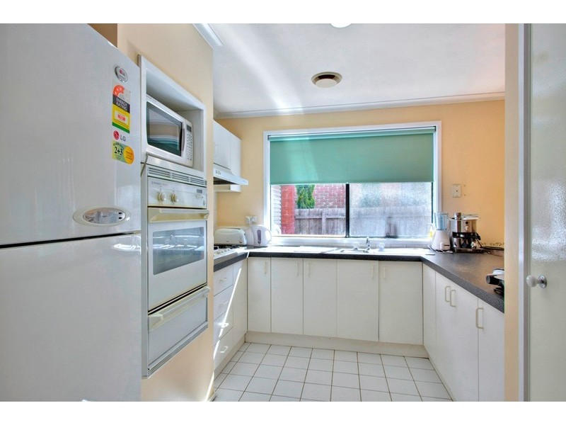 38 Lakeview Drive, Narre Warren South VIC 3805