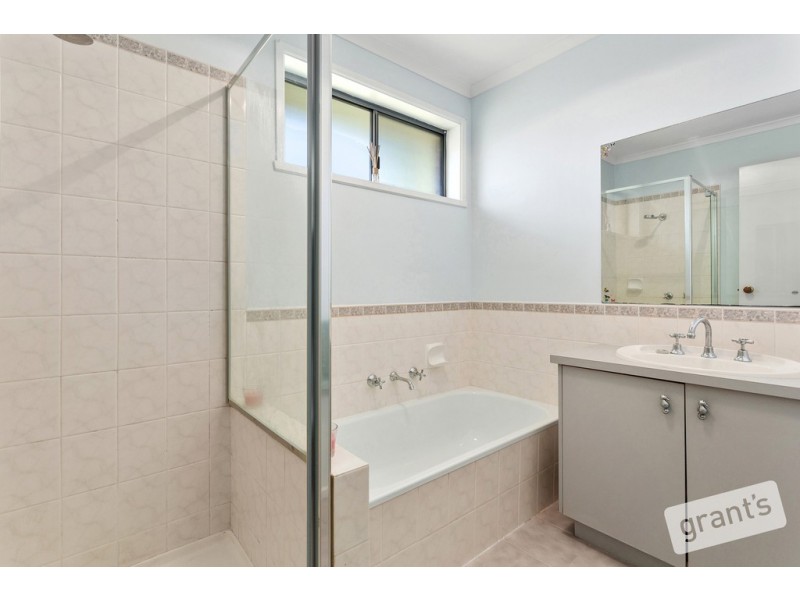 11 Pentland Drive, Narre Warren VIC 3805