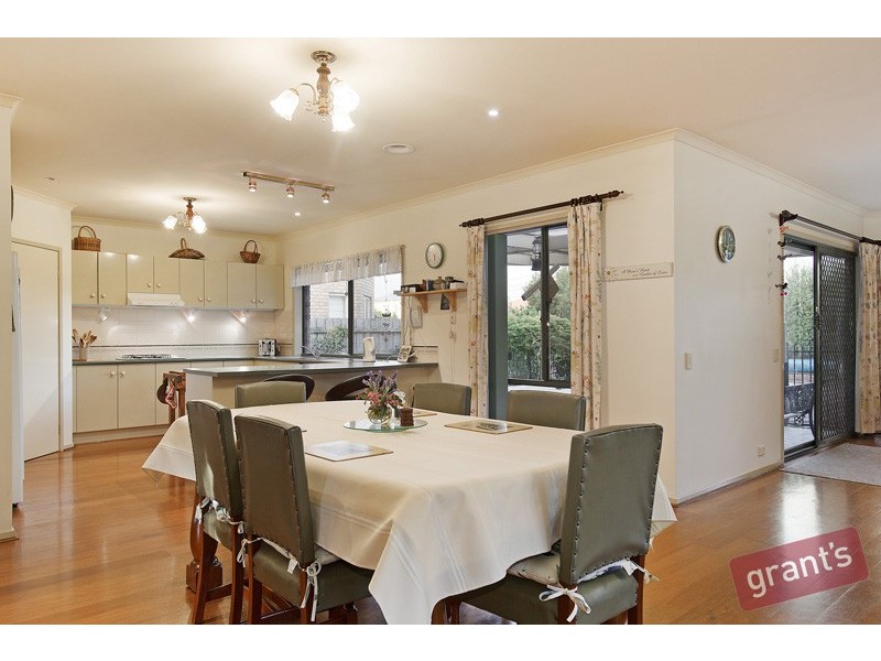 16 Caulfield Court, Narre Warren VIC 3805