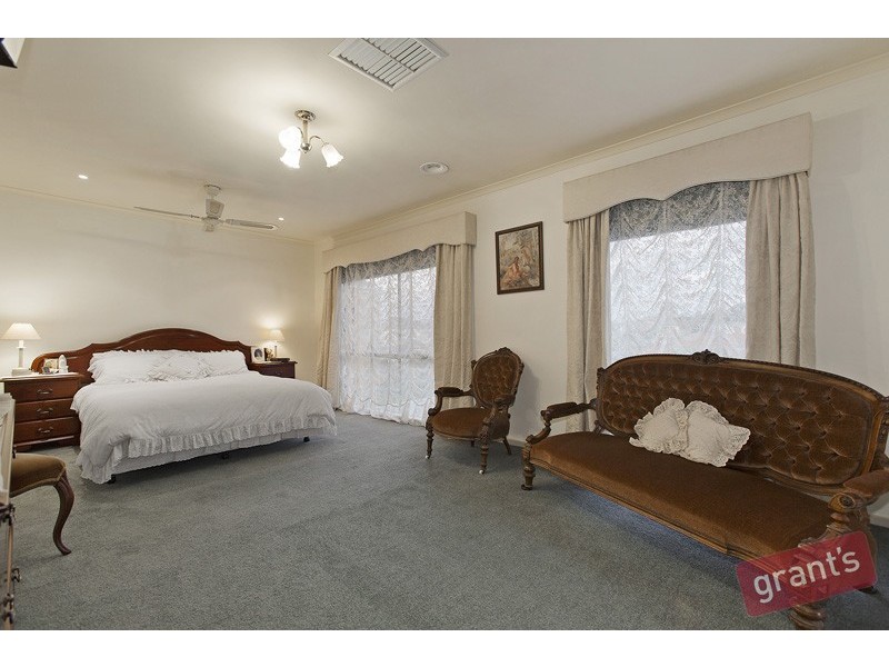 16 Caulfield Court, Narre Warren VIC 3805