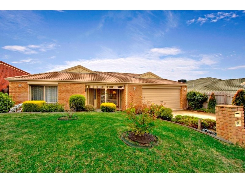 18 Knightsbridge Court, Narre Warren VIC 3805