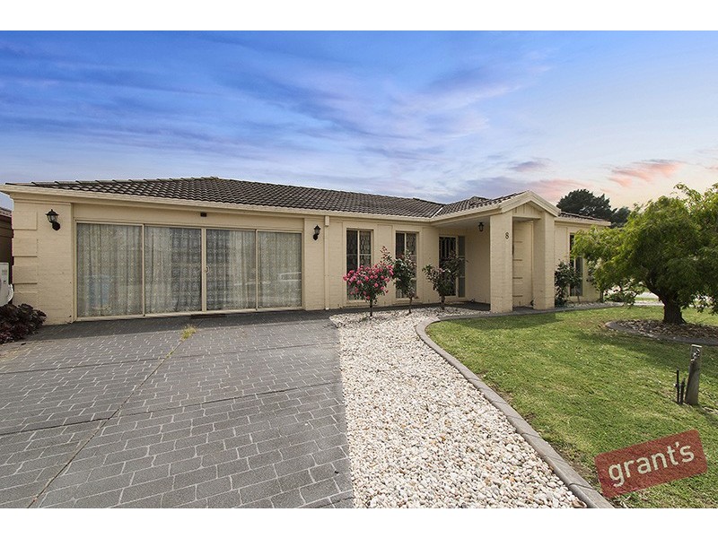 8 Canterbury Close, Narre Warren VIC 3805