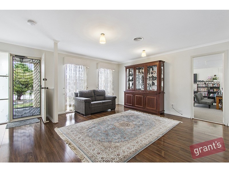 8 Canterbury Close, Narre Warren VIC 3805