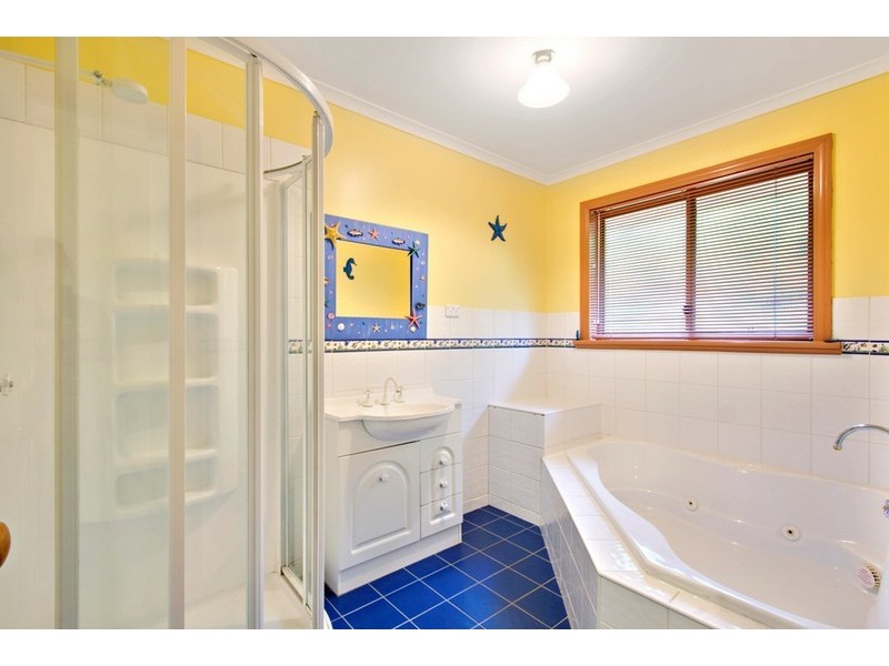 7 The Oaks, Narre Warren VIC 3805