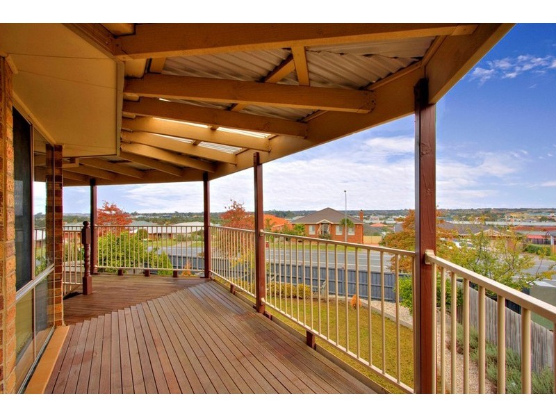 7 The Oaks, Narre Warren VIC 3805