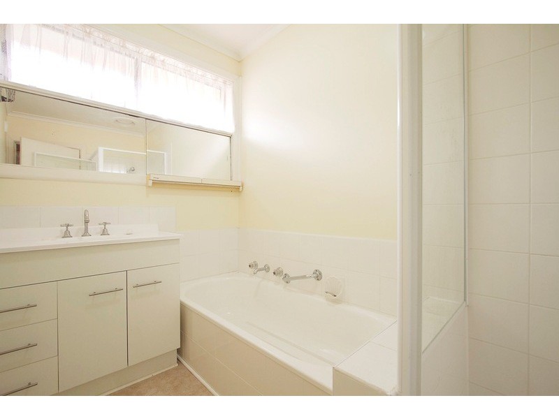 11 Cloverset Avenue, Narre Warren VIC 3805