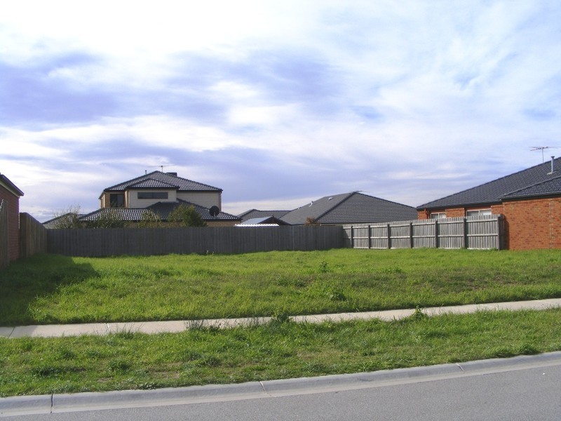 12 Tenterfield Drive, Narre Warren South VIC 3805