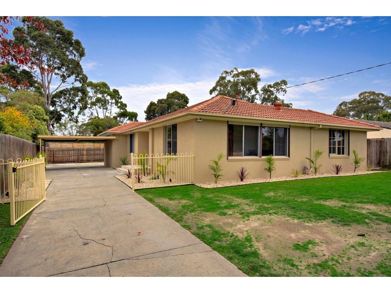 13 Fountain Drive, Narre Warren VIC 3805