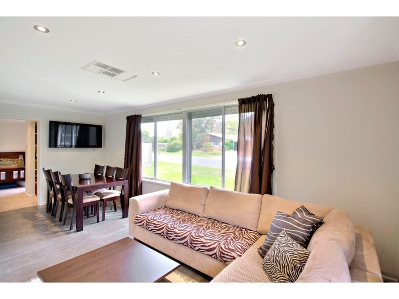 13 Fountain Drive, Narre Warren VIC 3805