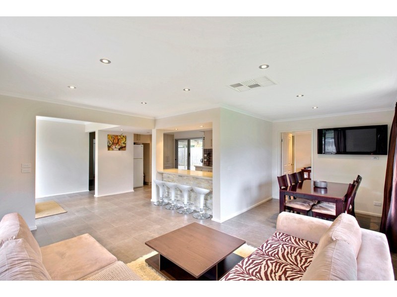 13 Fountain Drive, Narre Warren VIC 3805