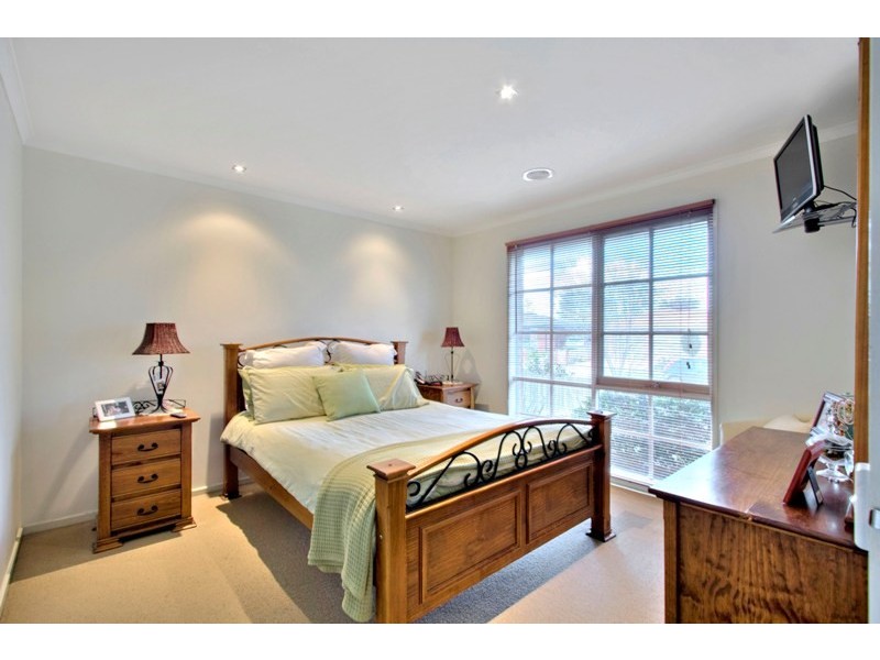 33 Murdoch Avenue, Narre Warren VIC 3805