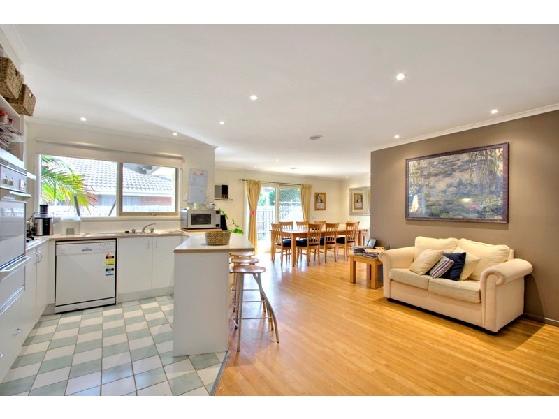 33 Murdoch Avenue, Narre Warren VIC 3805