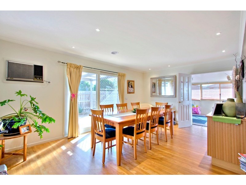 33 Murdoch Avenue, Narre Warren VIC 3805