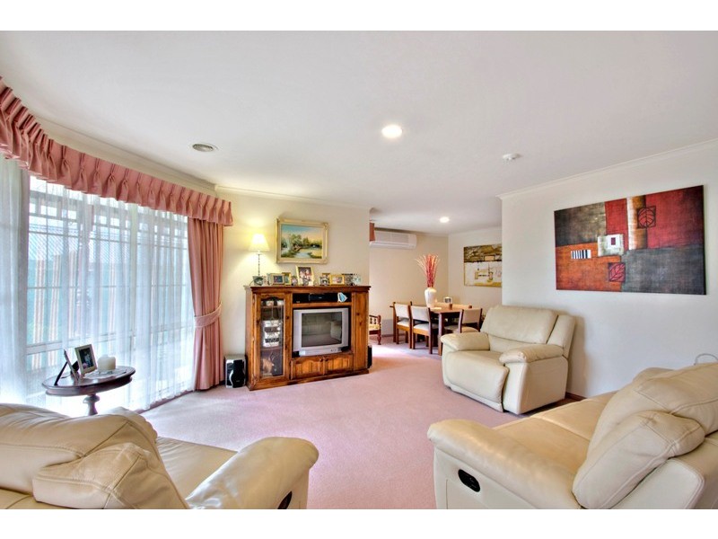 8 Eastbury Court, Narre Warren South VIC 3805