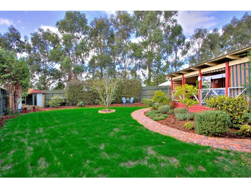 8 Eastbury Court, Narre Warren South VIC 3805