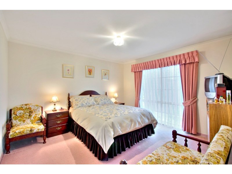 8 Eastbury Court, Narre Warren South VIC 3805