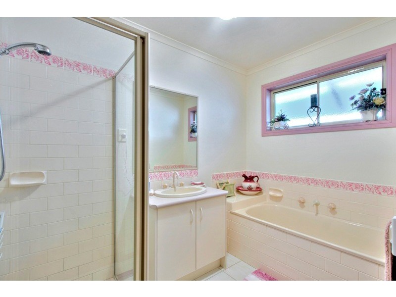 8 Eastbury Court, Narre Warren South VIC 3805