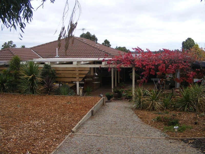 21 Garnet Close, Narre Warren VIC 3805