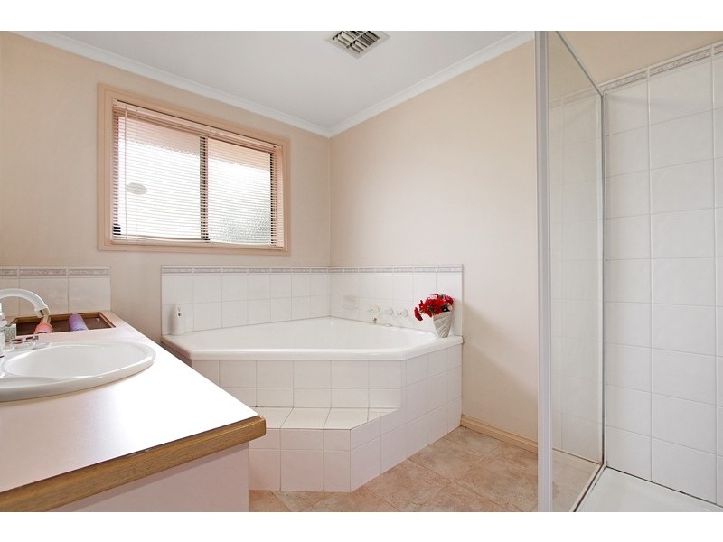 9 Legend Court, Hallam VIC 3803