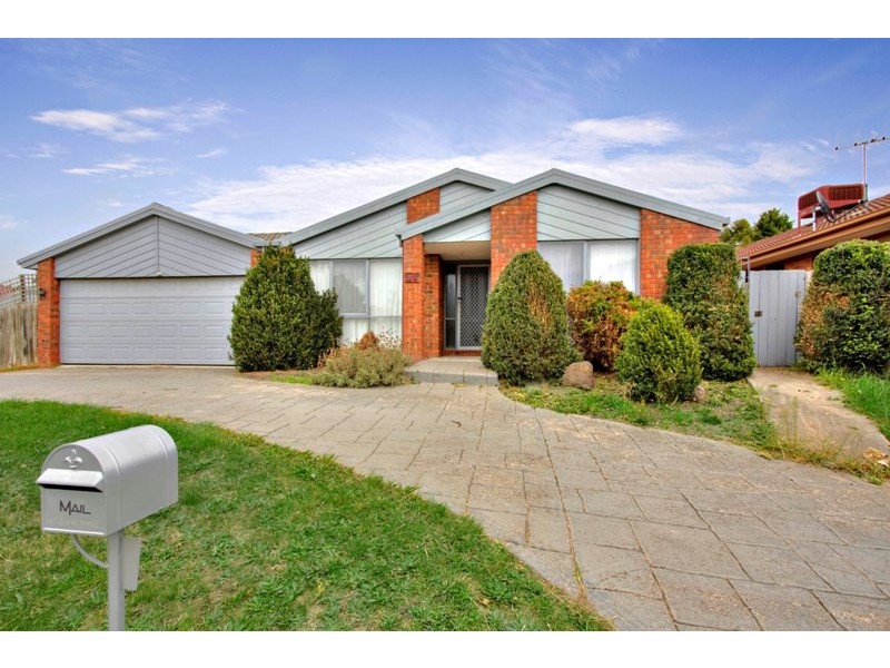23 Hinrichsen Drive, Hallam VIC 3803
