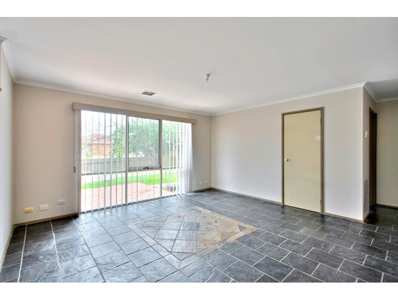 23 Hinrichsen Drive, Hallam VIC 3803