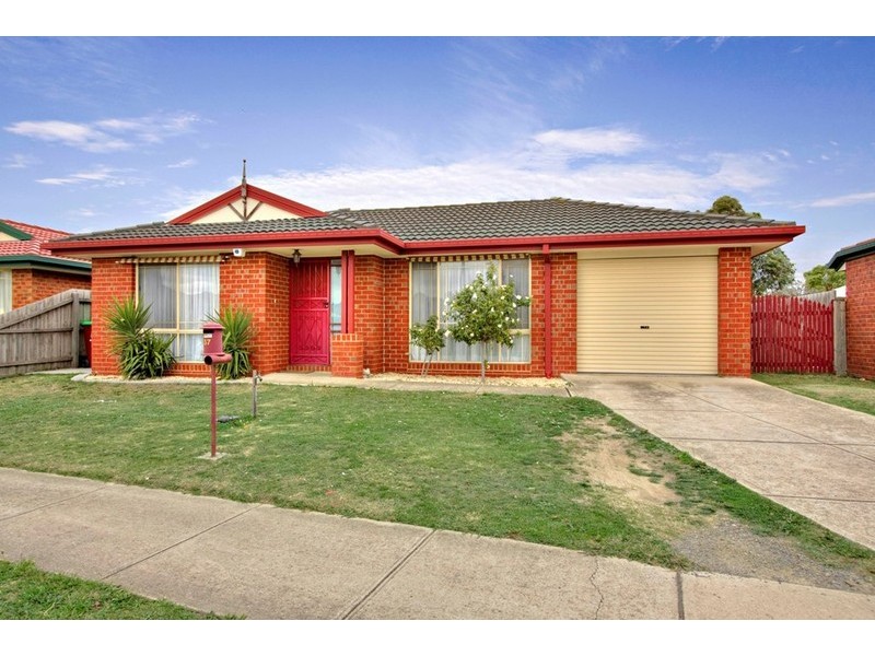 37 Amberly Park Drive, Narre Warren South VIC 3805
