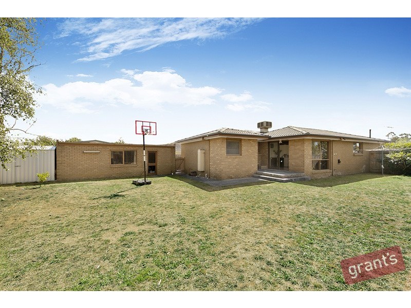 16 Darling Way, Narre Warren VIC 3805