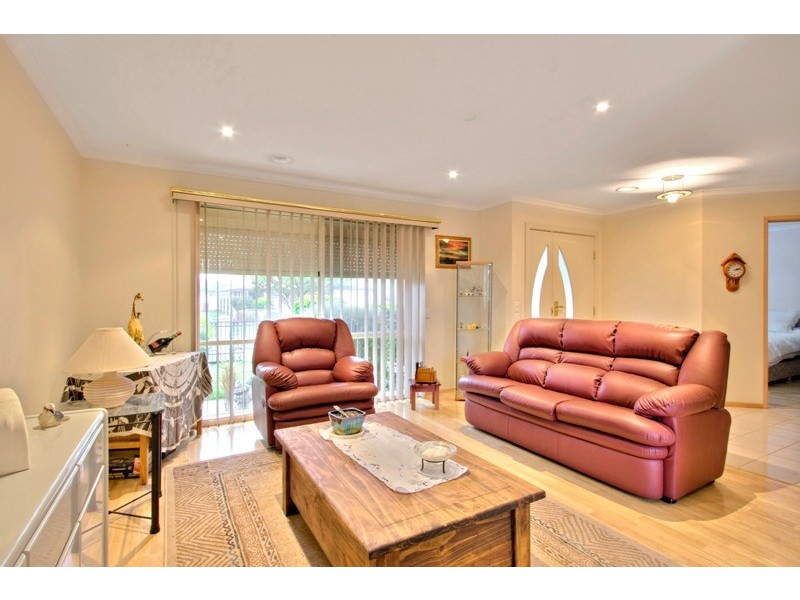 16 Strathaird Drive, Narre Warren South VIC 3805