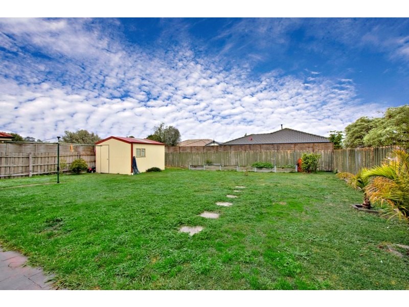 16 Strathaird Drive, Narre Warren South VIC 3805