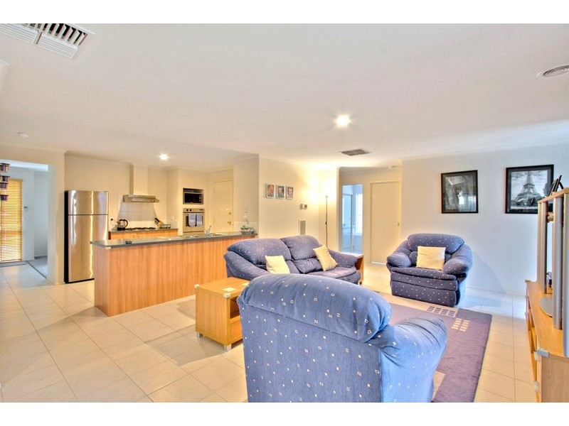 21 Beethoven Drive, Narre Warren South VIC 3805