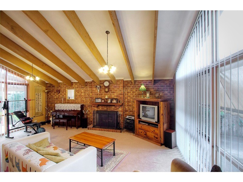 1 Woodlands Crescent, Narre Warren VIC 3805