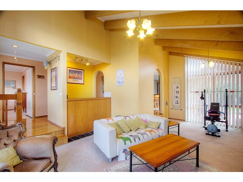 1 Woodlands Crescent, Narre Warren VIC 3805