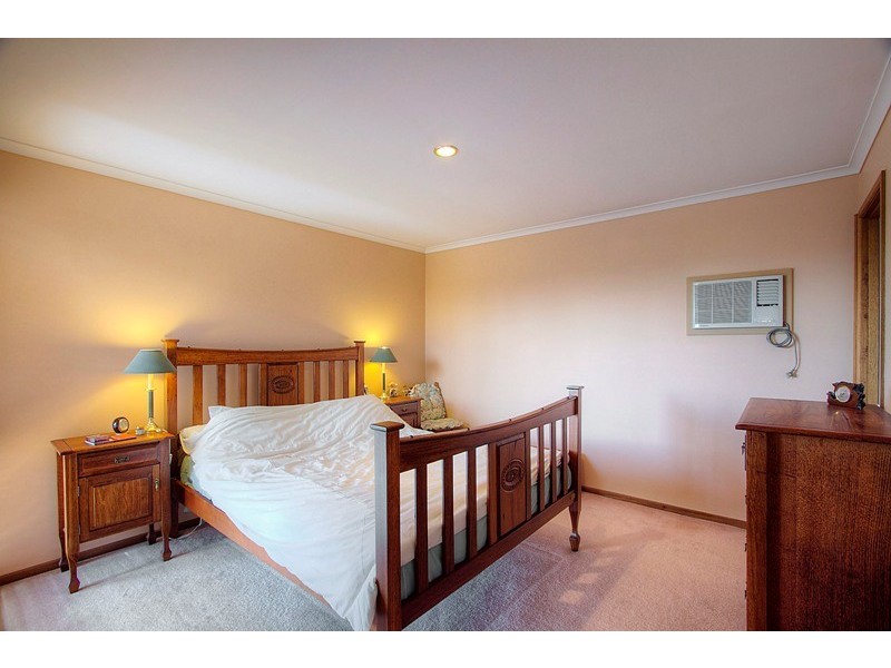 1 Woodlands Crescent, Narre Warren VIC 3805