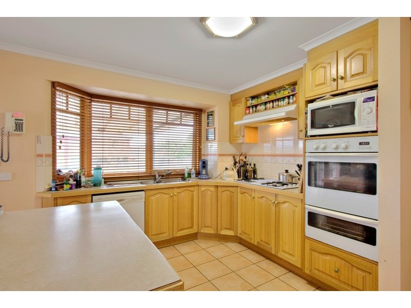34 Oakleaf Place, Narre Warren South VIC 3805