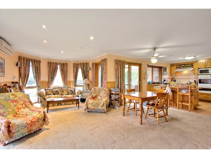 34 Oakleaf Place, Narre Warren South VIC 3805
