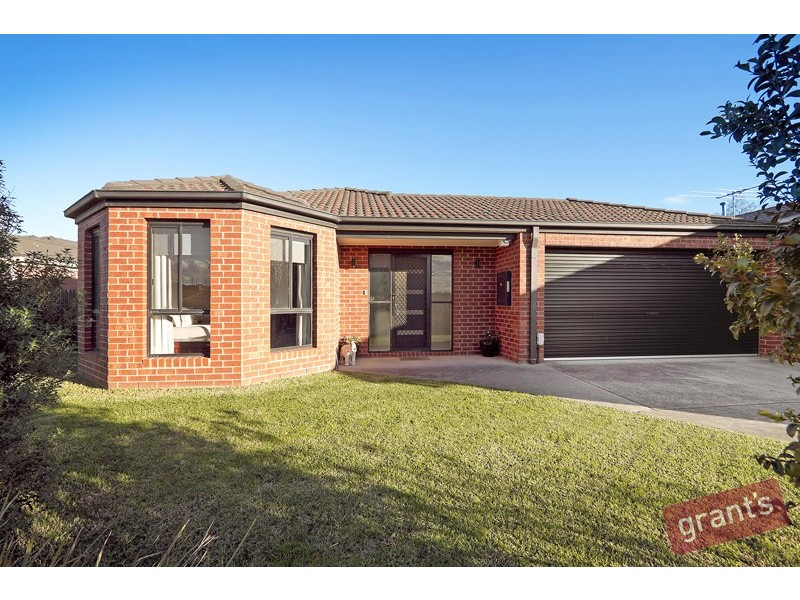 18 Burlington Chase, Hampton Park VIC 3976