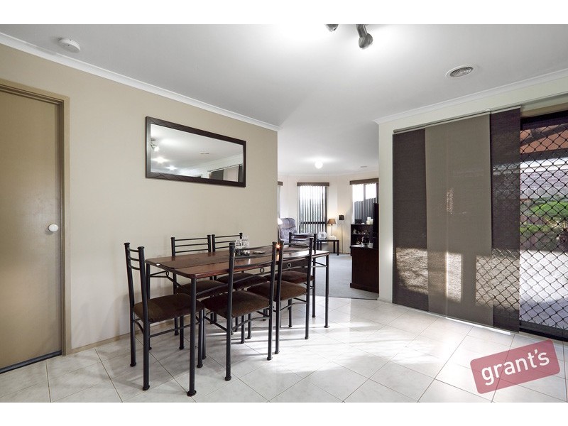 18 Burlington Chase, Hampton Park VIC 3976